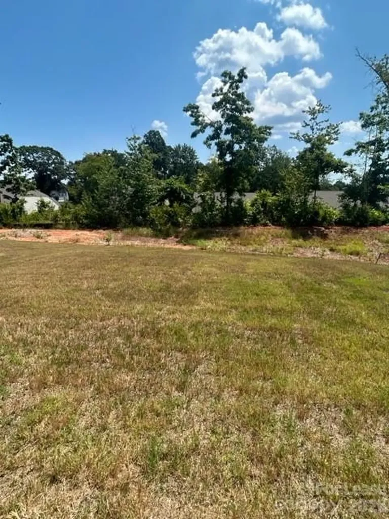 212 Brentwood Drive Statesville NC 28625
