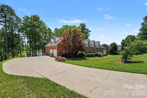 1859 Wetherburn Drive Kannapolis NC 28081