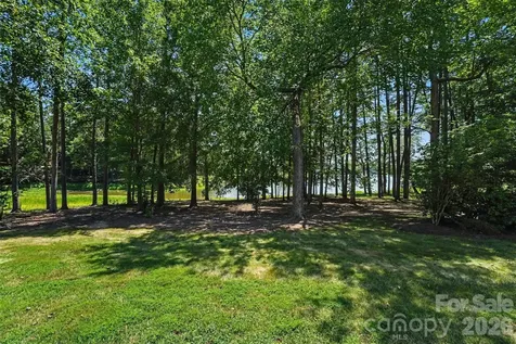 1859 Wetherburn Drive Kannapolis NC 28081
