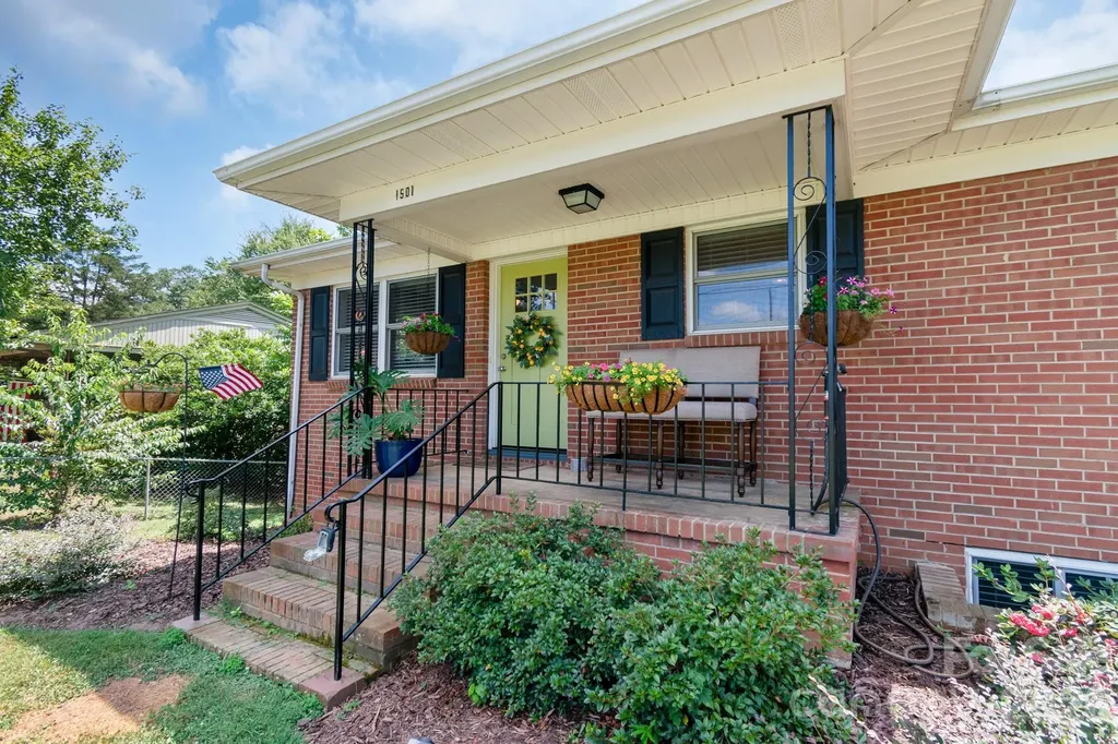 1501 Old Hickory Grove Road Mount Holly NC 28120