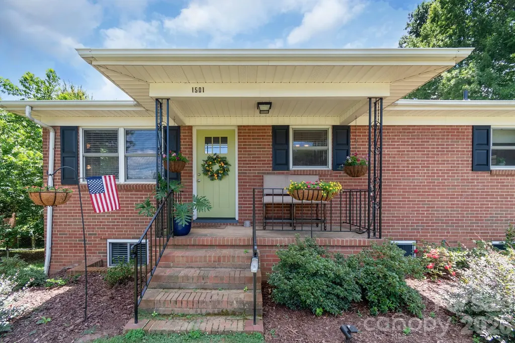 1501 Old Hickory Grove Road Mount Holly NC 28120