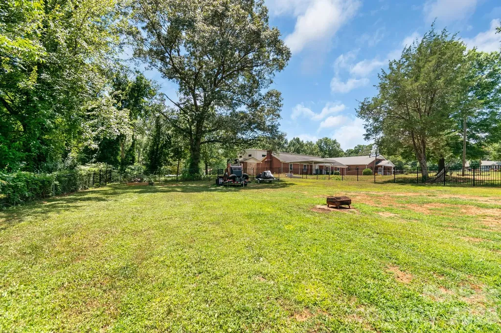 1501 Old Hickory Grove Road Mount Holly NC 28120
