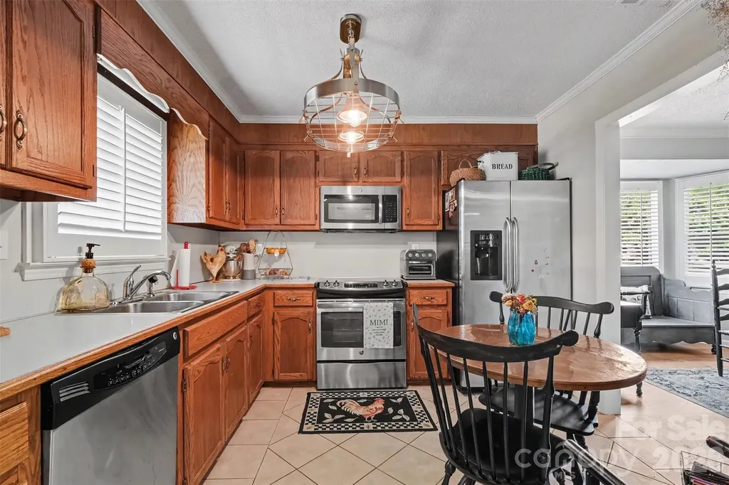 8427 Coulwood Oak Lane Charlotte NC 28214