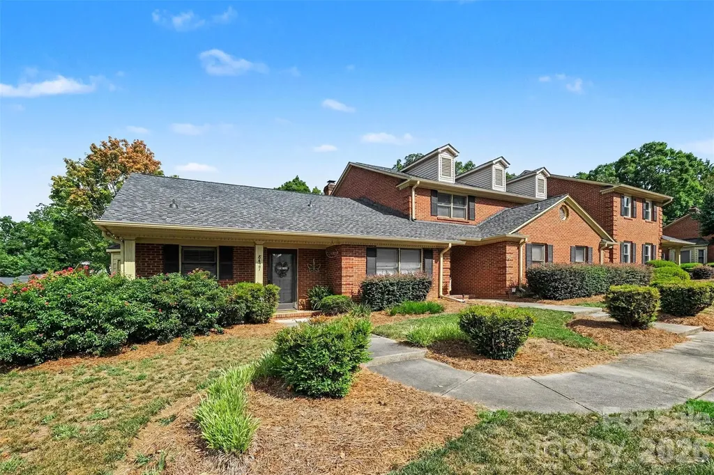 8427 Coulwood Oak Lane Charlotte NC 28214
