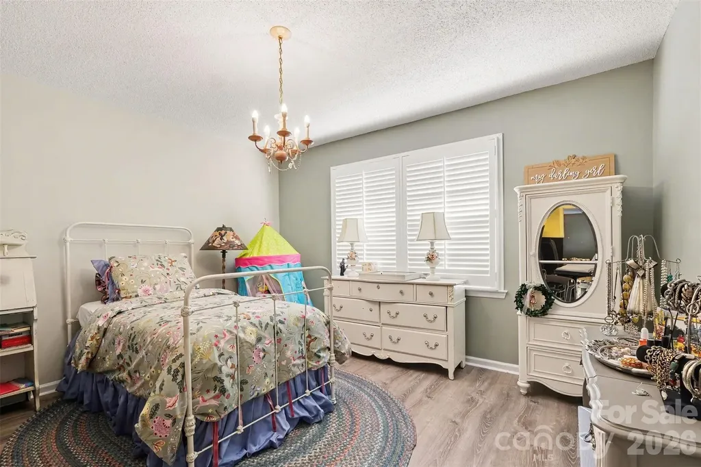 8427 Coulwood Oak Lane Charlotte NC 28214