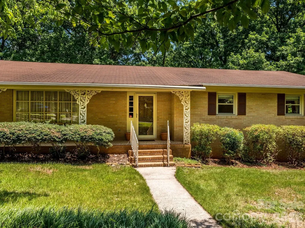 3712 Brookwood Road Charlotte NC 28215