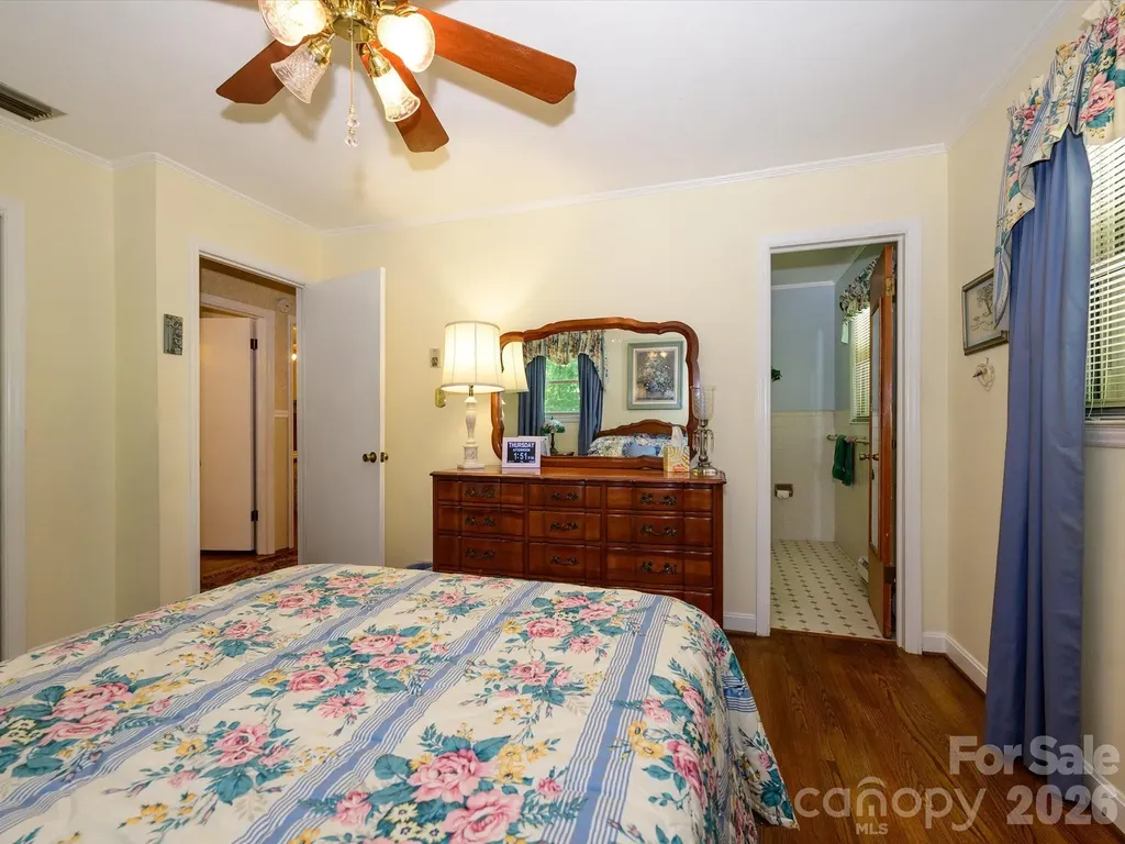 3712 Brookwood Road Charlotte NC 28215