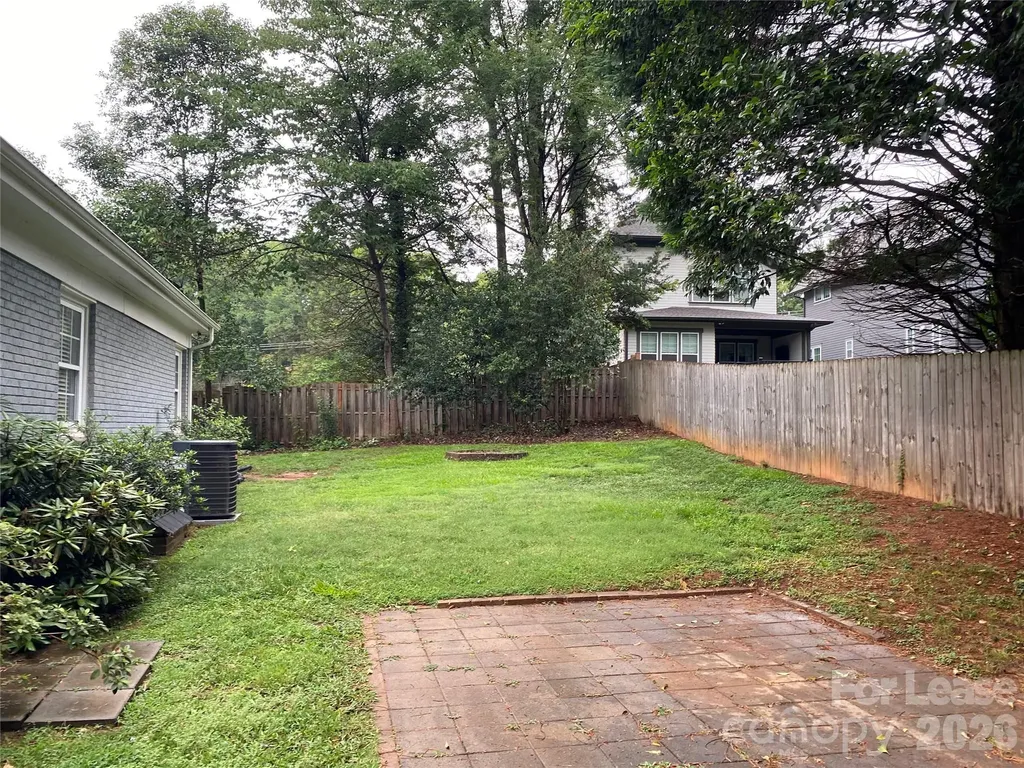 1323 Carolyn Drive Charlotte NC 28205