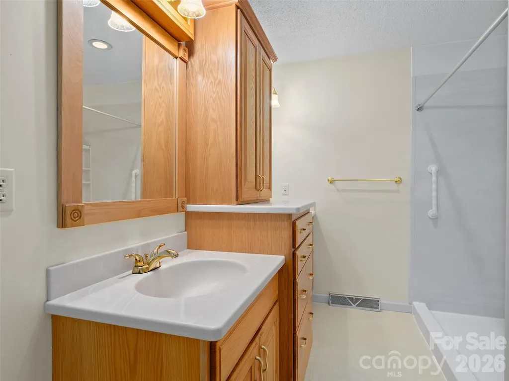 415 Knollwood Drive Waynesville NC 28786