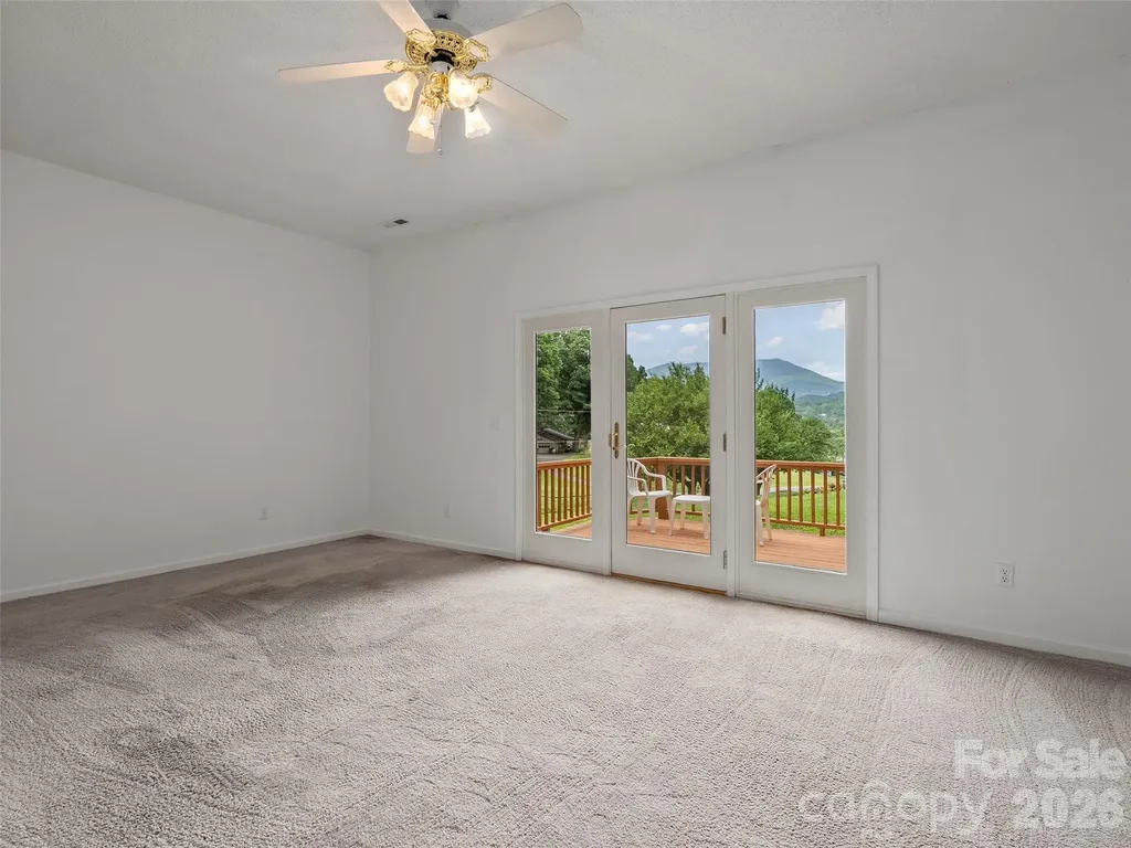 415 Knollwood Drive Waynesville NC 28786