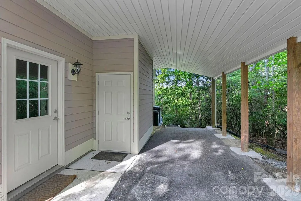 1625 Ugugu Drive Brevard NC 28712