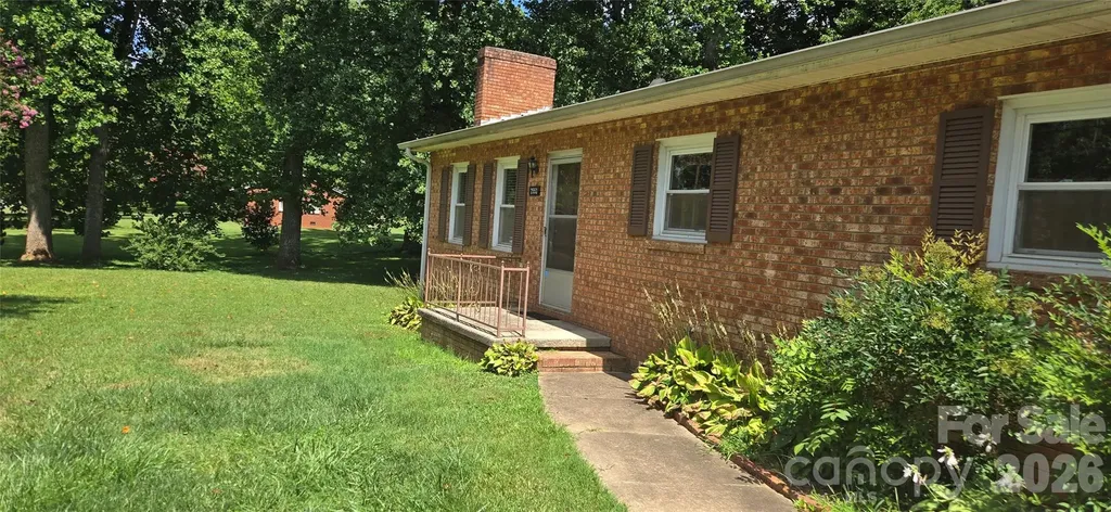 2553 Hickory Highway Statesville NC 28677