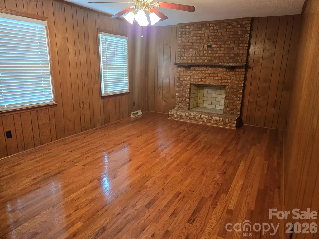2553 Hickory Highway Statesville NC 28677