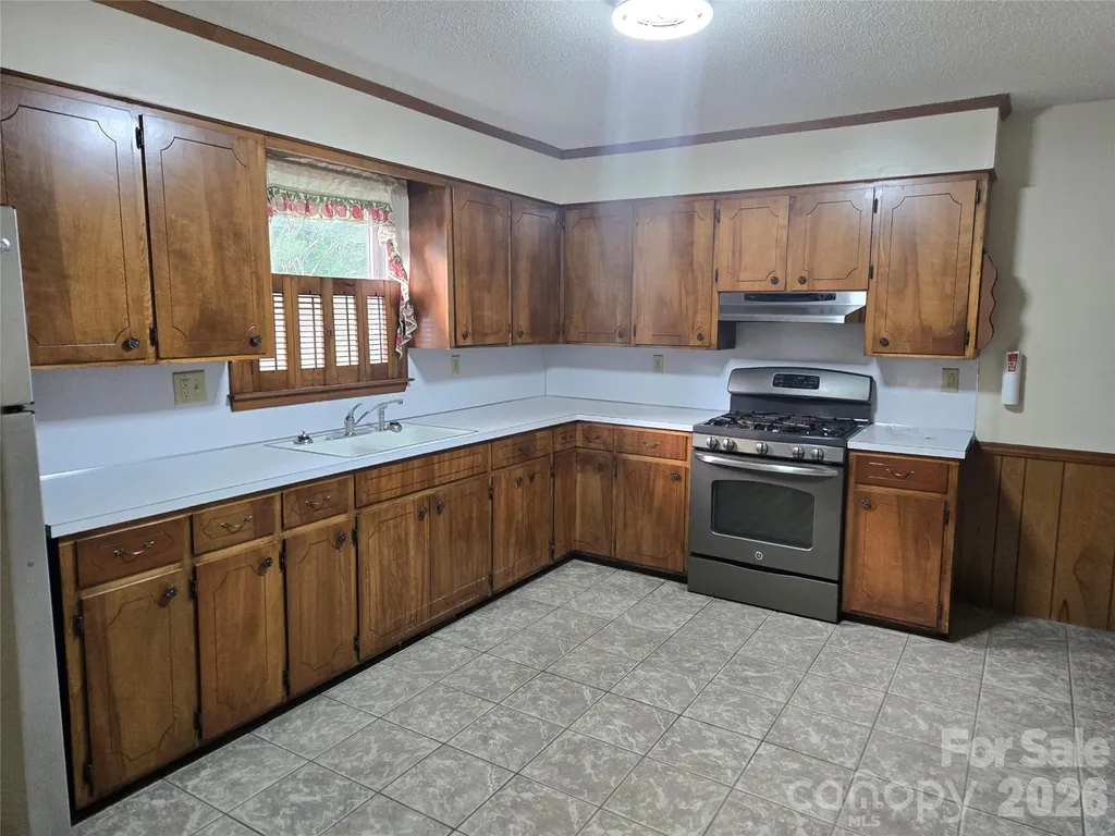 2553 Hickory Highway Statesville NC 28677