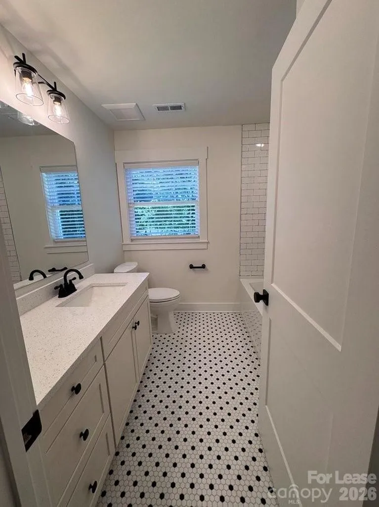 549 Manhasset Road Charlotte NC 28209