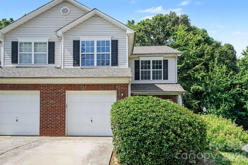 8451 Carolina Lily Lane Charlotte NC 28262