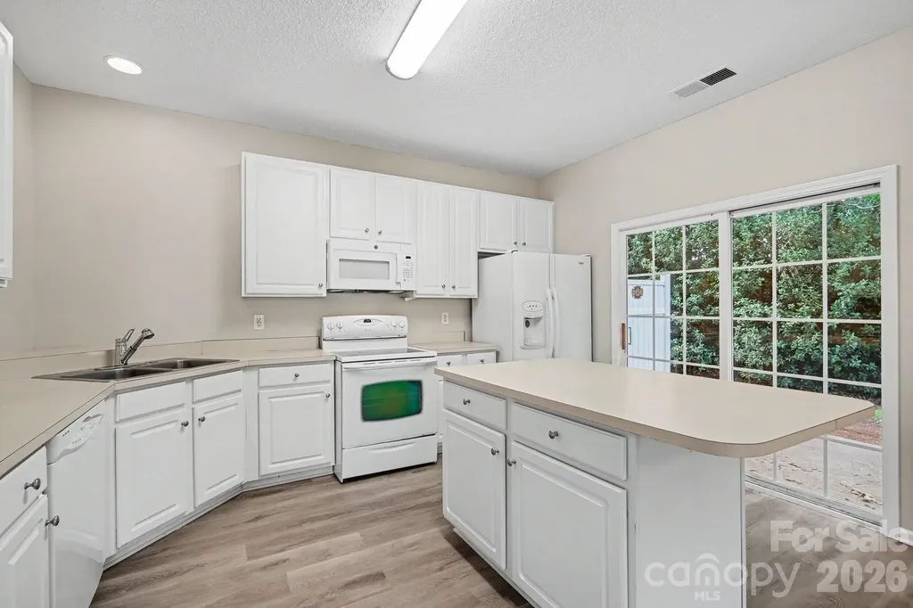 8451 Carolina Lily Lane Charlotte NC 28262