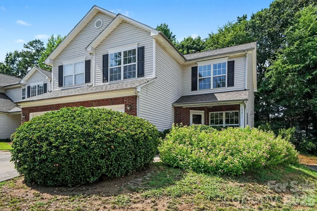 8451 Carolina Lily Lane Charlotte NC 28262