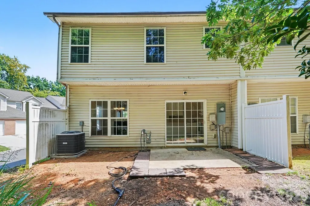8451 Carolina Lily Lane Charlotte NC 28262