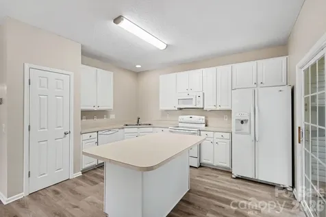 8451 Carolina Lily Lane Charlotte NC 28262