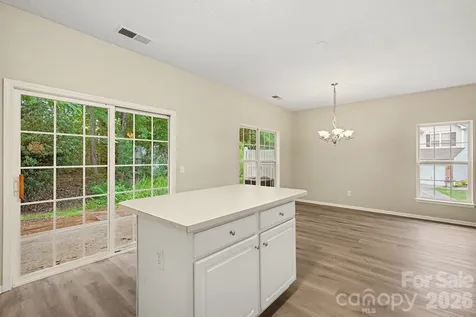 8451 Carolina Lily Lane Charlotte NC 28262