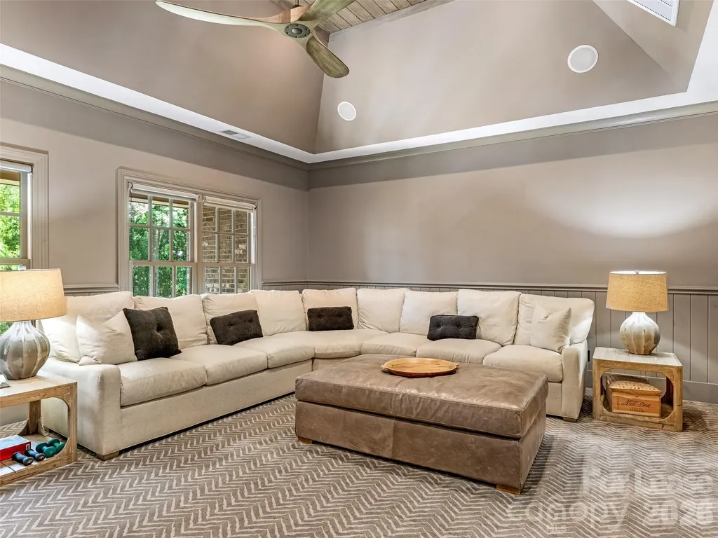 5910 Saint John Lane Charlotte NC 28210
