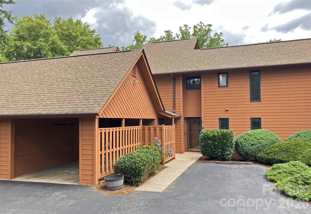 25 Village Drive Asheville NC 28803