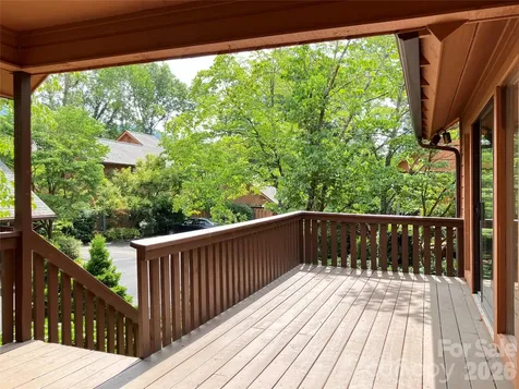 25 Village Drive Asheville NC 28803