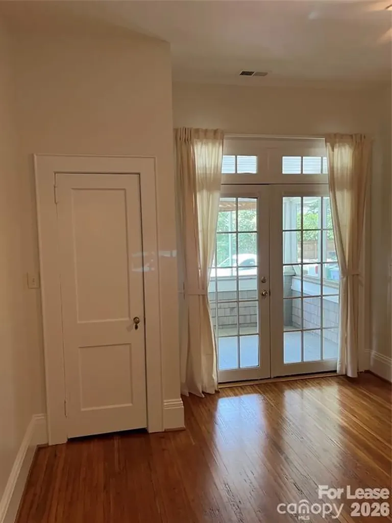 2114 Crescent Avenue Charlotte NC 28207