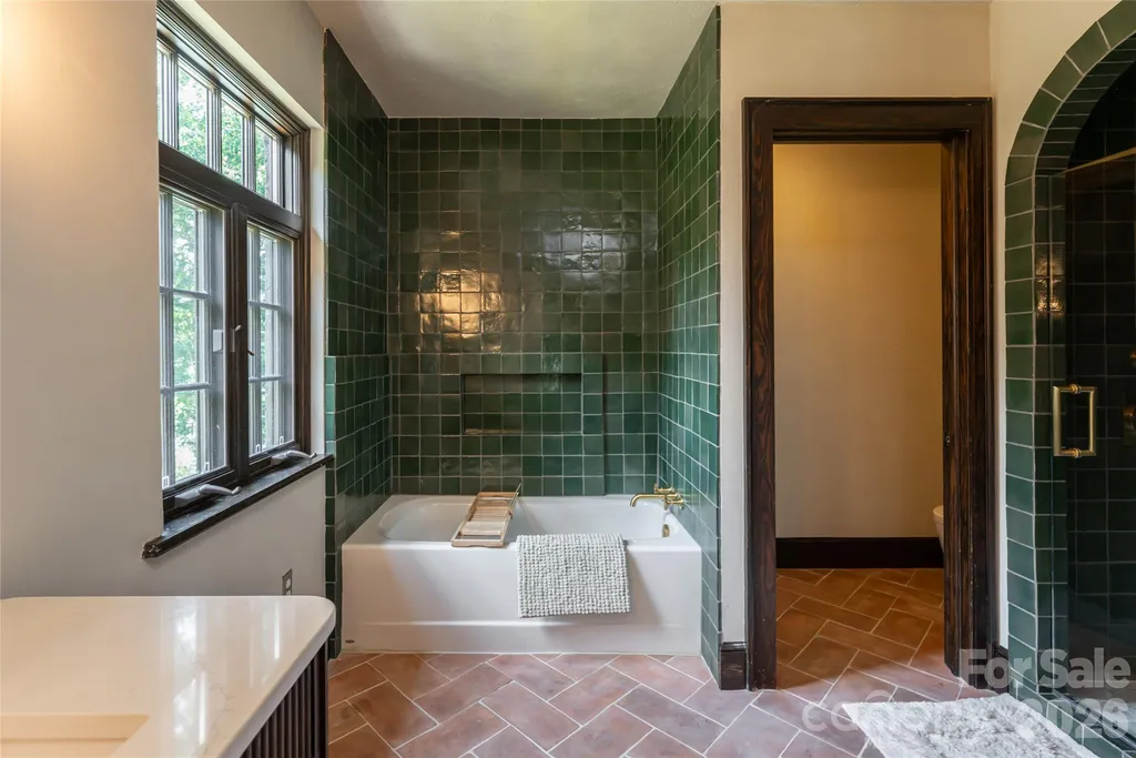 21 Lynwood Road Asheville NC 28804