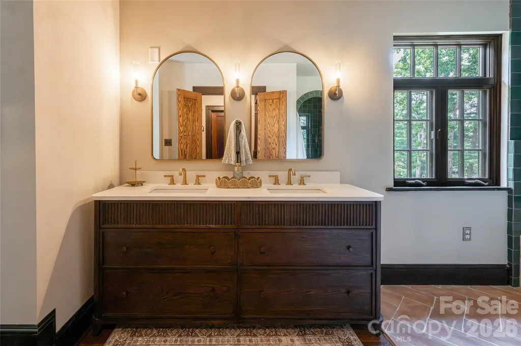 21 Lynwood Road Asheville NC 28804
