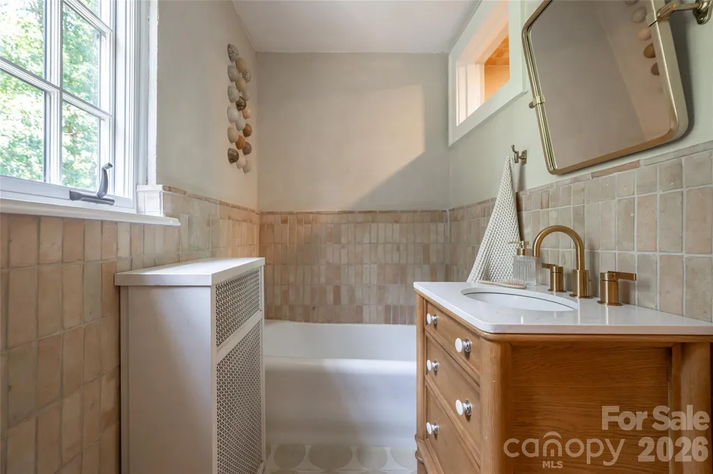 21 Lynwood Road Asheville NC 28804