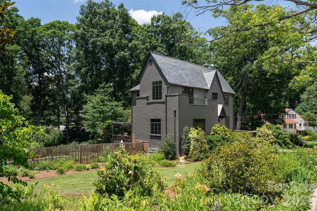 21 Lynwood Road Asheville NC 28804