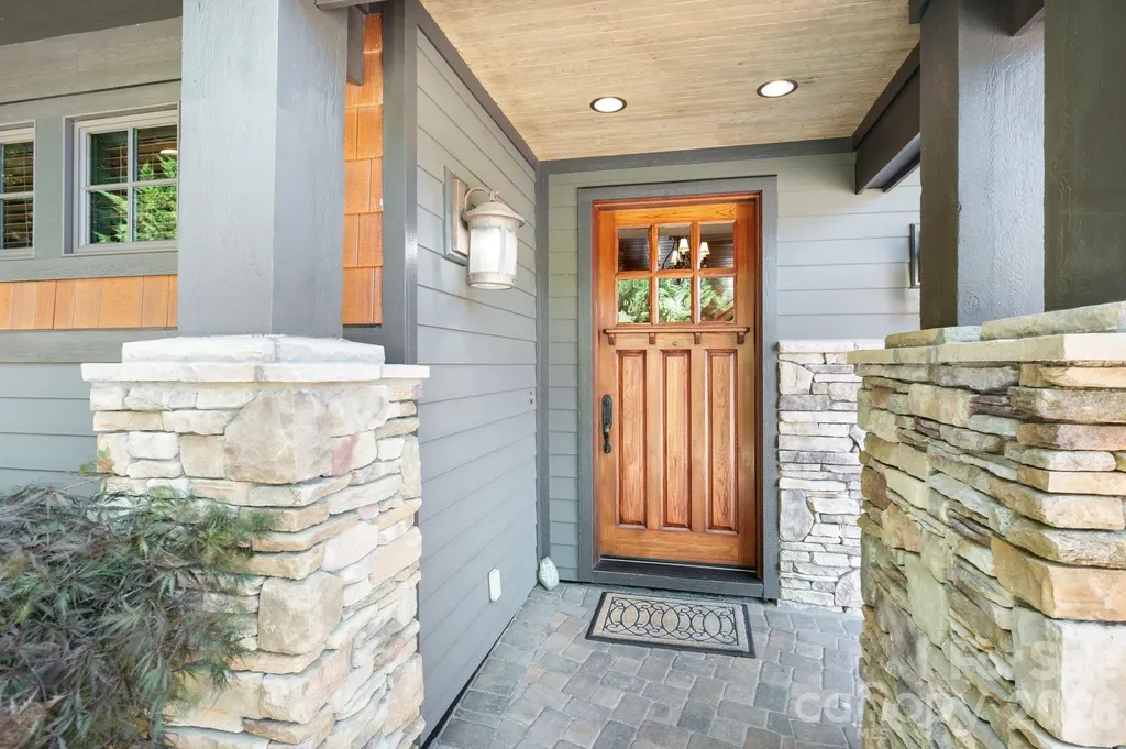 33 Hawks Branch Circle Fairview NC 28730