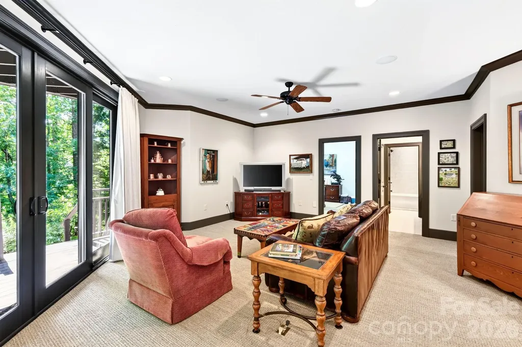 33 Hawks Branch Circle Fairview NC 28730
