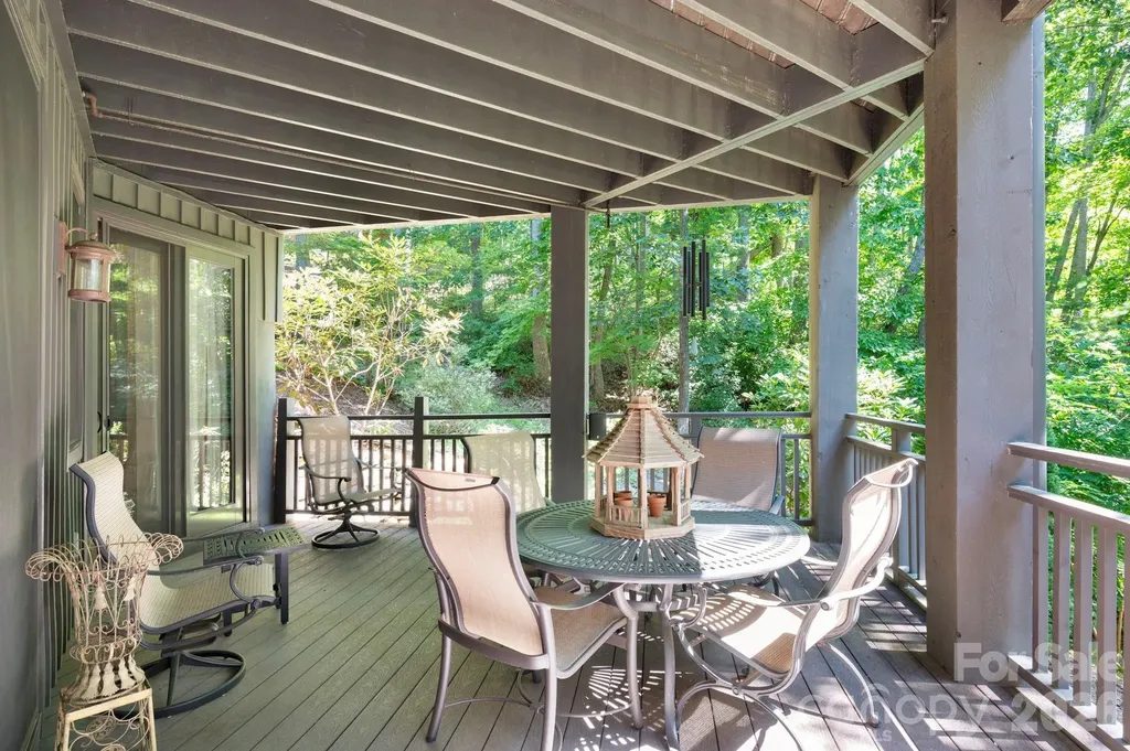33 Hawks Branch Circle Fairview NC 28730
