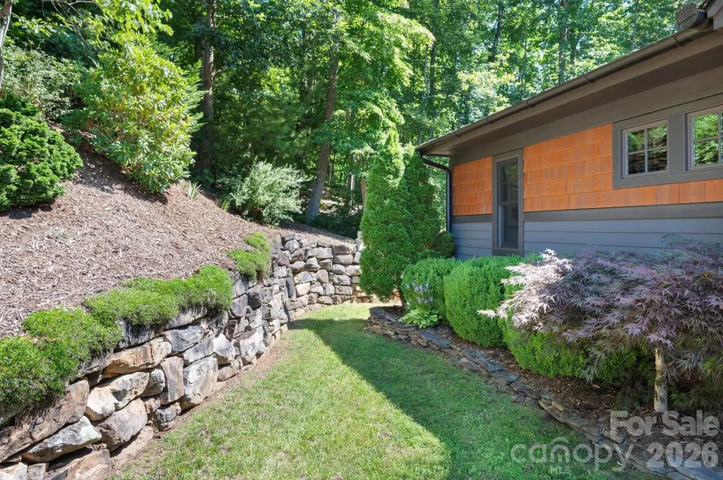 33 Hawks Branch Circle Fairview NC 28730