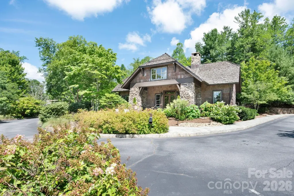 33 Hawks Branch Circle Fairview NC 28730