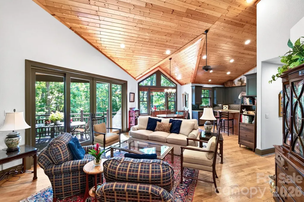 33 Hawks Branch Circle Fairview NC 28730