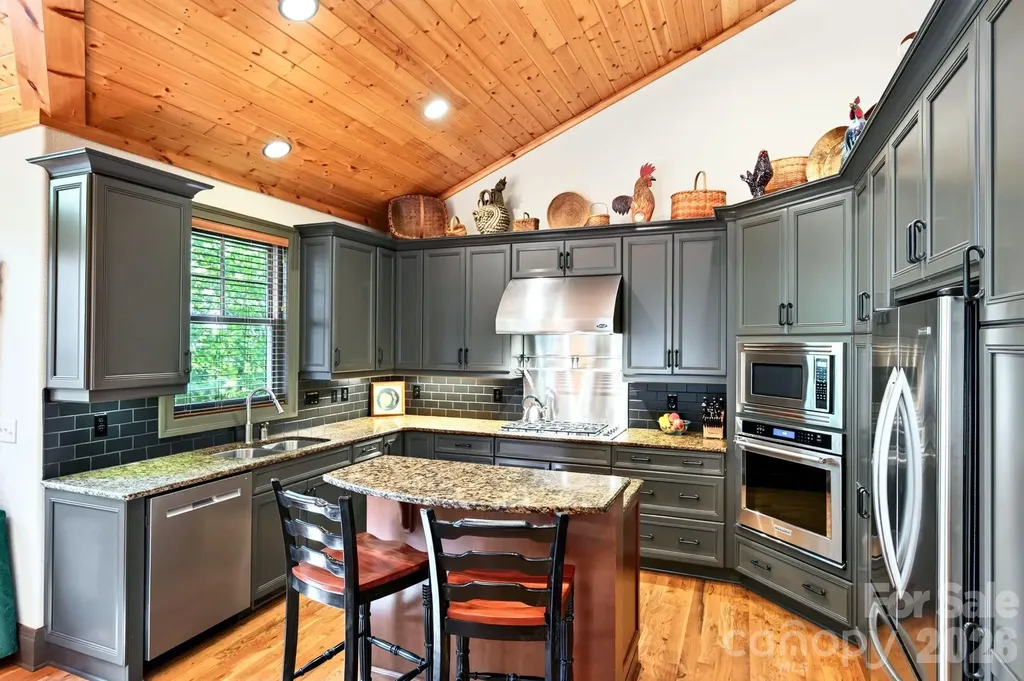 33 Hawks Branch Circle Fairview NC 28730