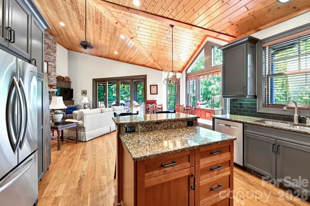 33 Hawks Branch Circle Fairview NC 28730