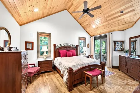 33 Hawks Branch Circle Fairview NC 28730