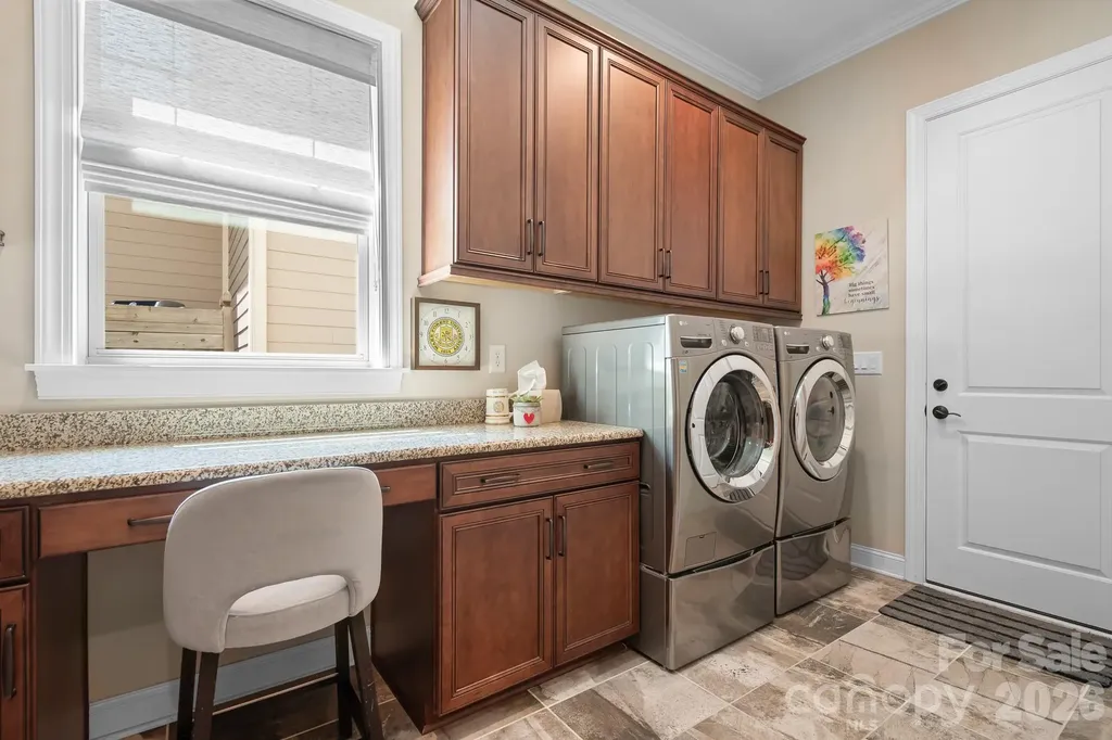 7142 Hanging Rock Court Denver NC 28037