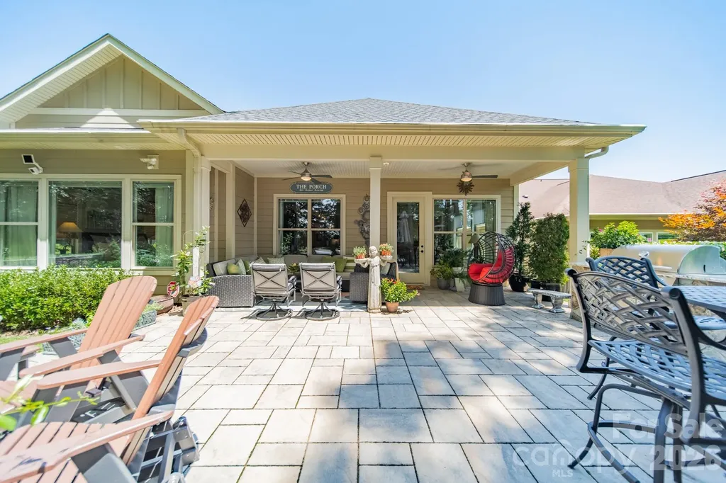 7142 Hanging Rock Court Denver NC 28037