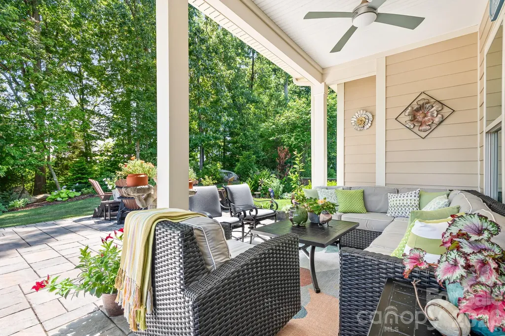 7142 Hanging Rock Court Denver NC 28037