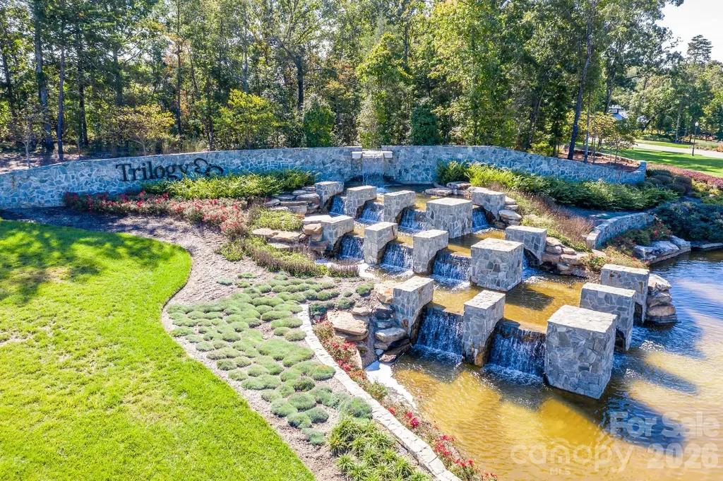 7142 Hanging Rock Court Denver NC 28037