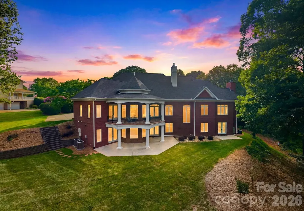 3745 Pinecrest Drive NE Hickory NC 28601