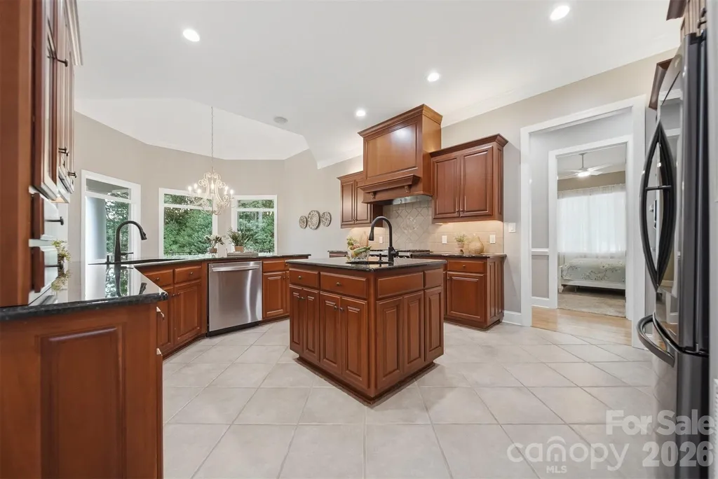3745 Pinecrest Drive NE Hickory NC 28601