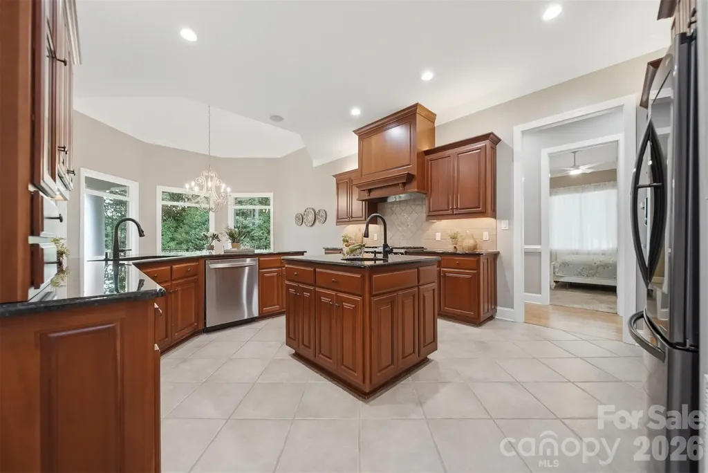3745 Pinecrest Drive NE Hickory NC 28601