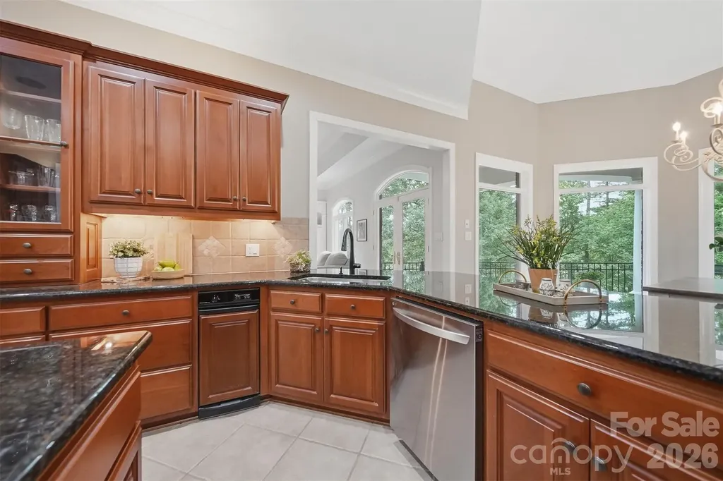 3745 Pinecrest Drive NE Hickory NC 28601